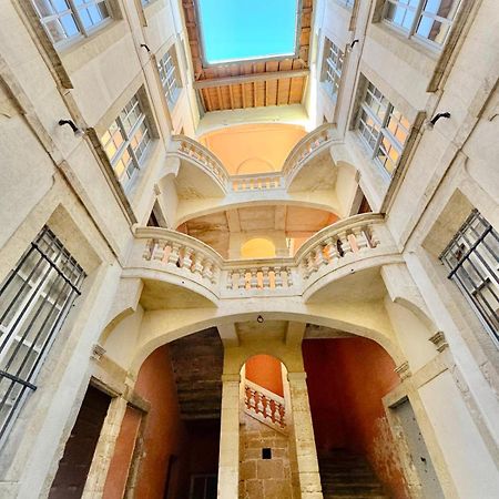 Au Coeur Du Centre Historique - Immeuble Classe - Terrasse - Climatise 님 외부 사진